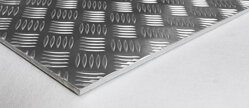 AL PLECH SLZIČKOVÝ 2x1250x2500 mm výška slzičky 1,5 mm